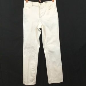 NYDJ Size 6 White Straight Leg Jeans